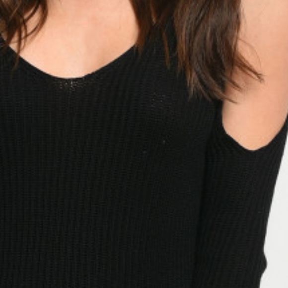 Girly & Flirty Cold shoulder sweater tunic - Picture 4 of 4